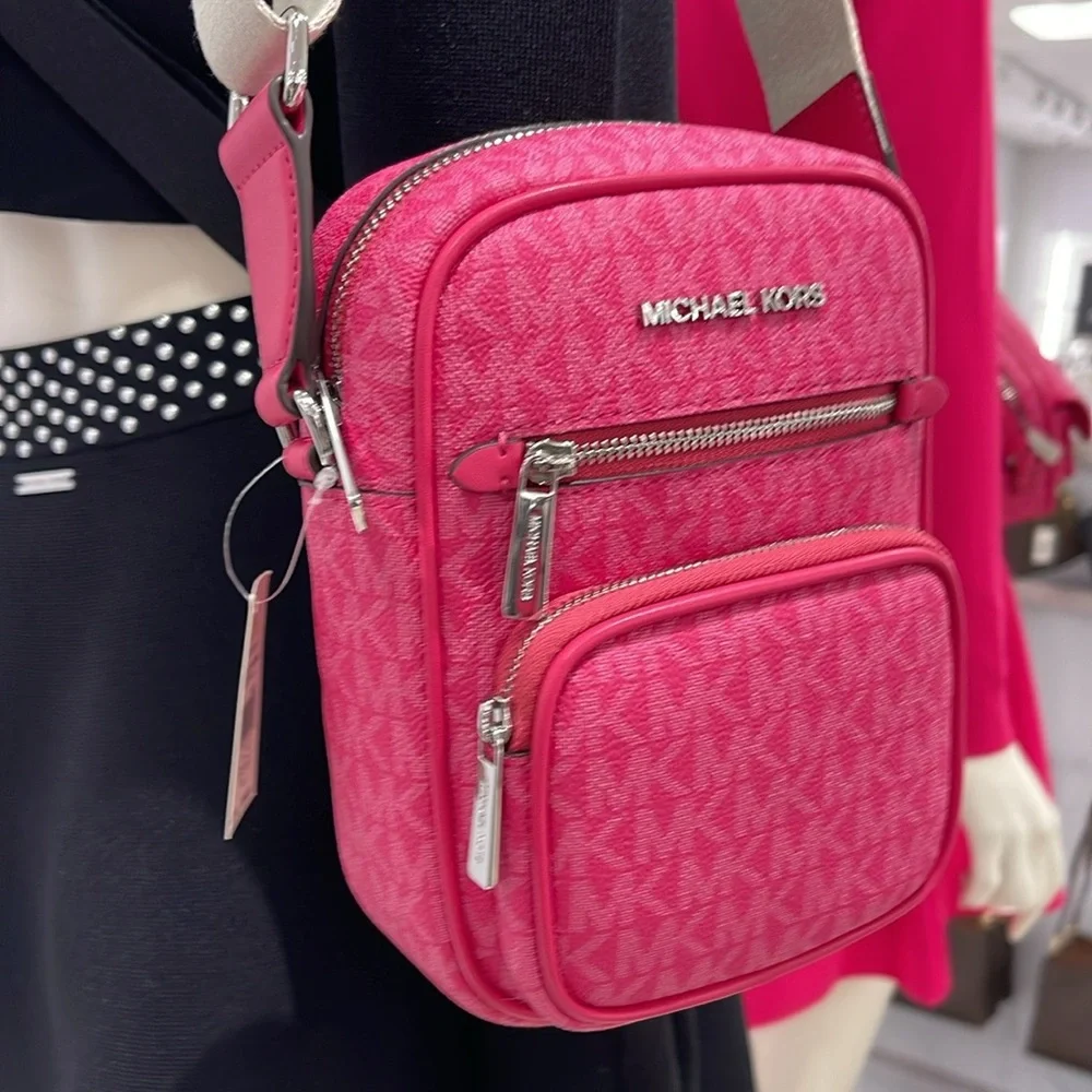 Michael Kors Jet Set Medium Signature Logo Crossbody Bag
COLOR DRAGONFRUT - Picture 14 of 16